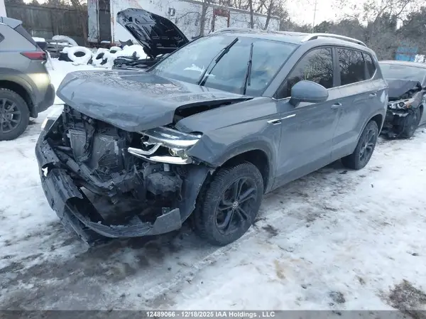 3VV4X7B23PM363731 2023 VOLKSWAGEN TAOS - Image 2