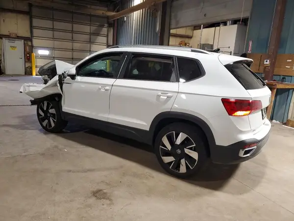 3VV4X7B24RM081374 2024 VOLKSWAGEN TAOS - Image 2