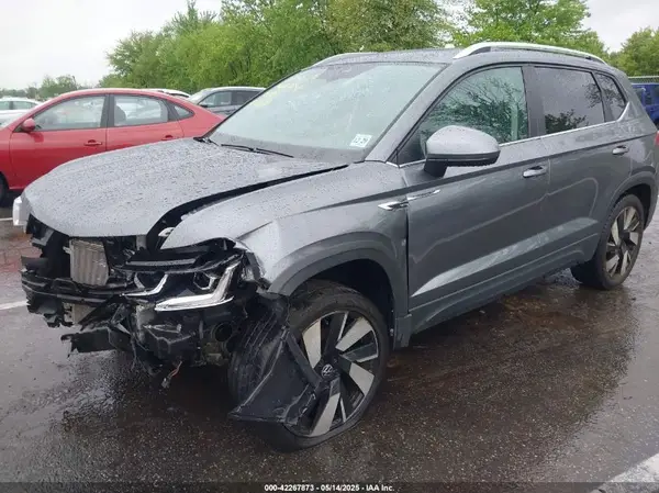 3VV4X7B24RM131268 2024 VOLKSWAGEN TAOS - Image 2