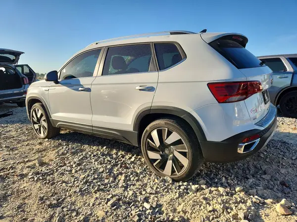 3VV4X7B25RM044642 2024 VOLKSWAGEN TAOS - Image 2