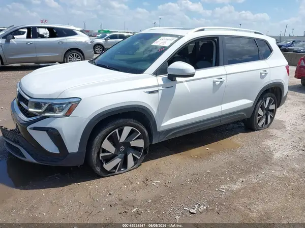 3VV4X7B27RM060275 2024 VOLKSWAGEN TAOS - Image 2