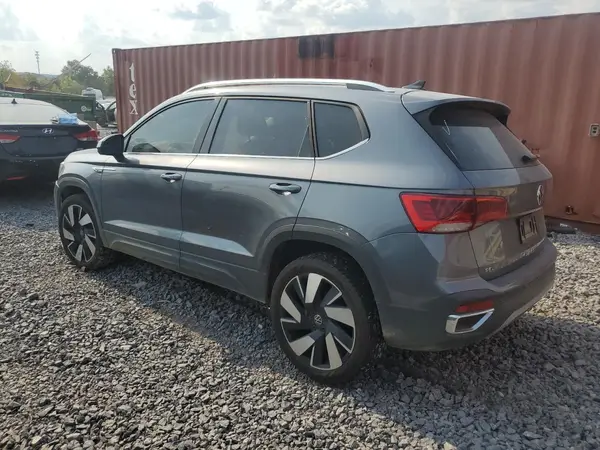 3VV4X7B28RM081734 2024 VOLKSWAGEN TAOS - Image 2