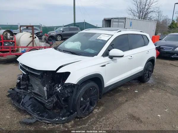 3VV4X7B2XRM038089 2024 VOLKSWAGEN TAOS - Image 2
