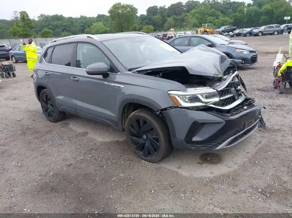 3VV4X7B2XRM063932 2024 VOLKSWAGEN TAOS - Image 1