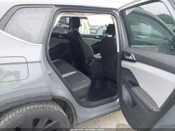 3VV4X7B2XRM063932 2024 VOLKSWAGEN TAOS - Image 8