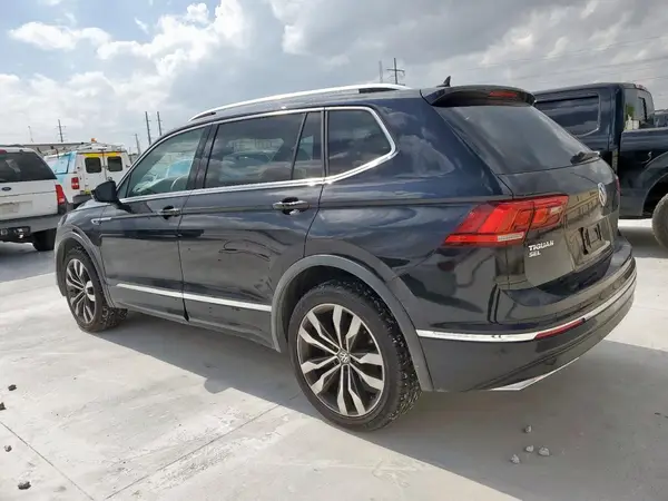 3VV5B7AX0JM198048 2018 VOLKSWAGEN TIGUAN - Image 2