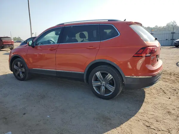 3VV5B7AX1JM093373 2018 VOLKSWAGEN TIGUAN - Image 2