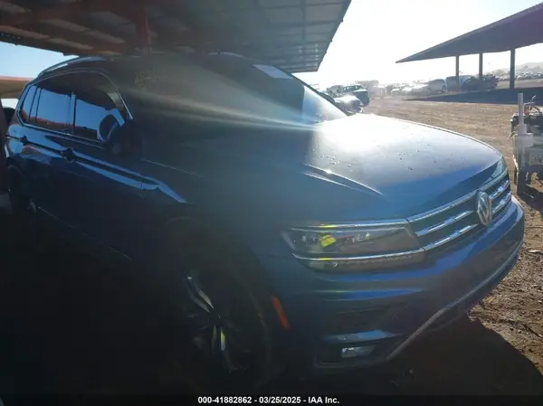 3VV5B7AX2JM004121 2018 VOLKSWAGEN TIGUAN - Image 1