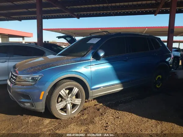 3VV5B7AX2JM004121 2018 VOLKSWAGEN TIGUAN - Image 2