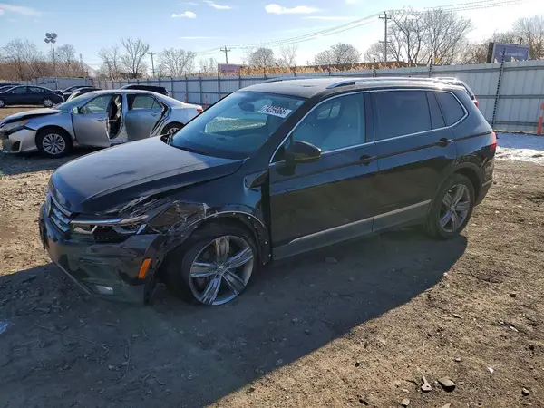 3VV5B7AX2JM004524 2018 VOLKSWAGEN TIGUAN - Image 1