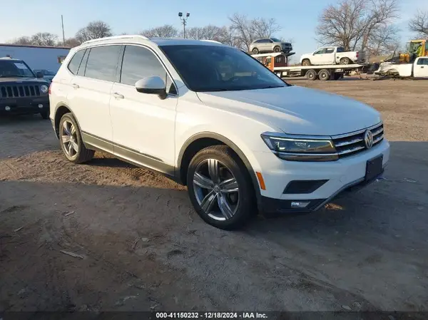 3VV5B7AX2JM094094 2018 VOLKSWAGEN TIGUAN - Image 1