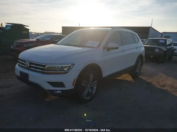 3VV5B7AX2JM094094 2018 VOLKSWAGEN TIGUAN - Image 2
