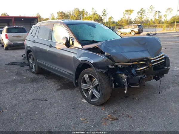 3VV5B7AX2JM116787 2018 VOLKSWAGEN TIGUAN - Image 1