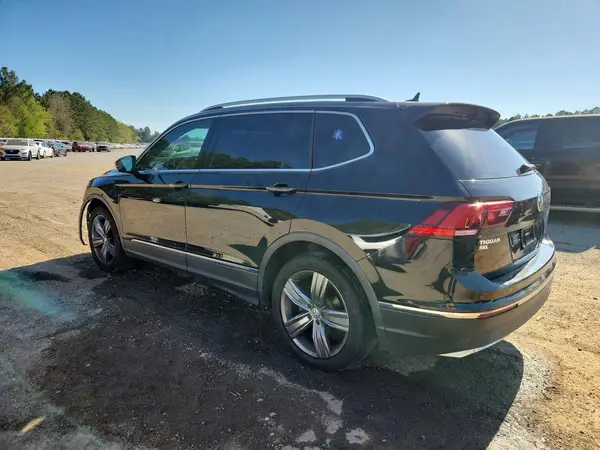 3VV5B7AX2JM121777 2018 VOLKSWAGEN TIGUAN - Image 2