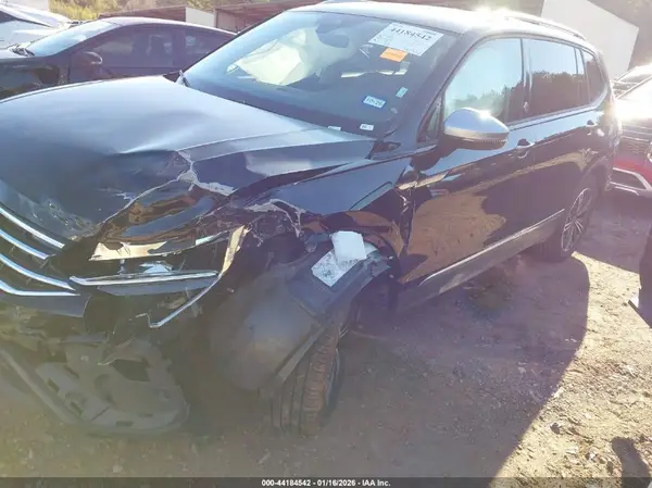 3VV5B7AX3RM214741 2024 VOLKSWAGEN TIGUAN - Image 2
