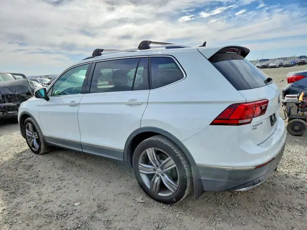 3VV5B7AX4JM190390 2018 VOLKSWAGEN TIGUAN - Image 2