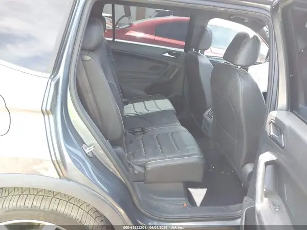 3VV5B7AX4JM201579 2018 VOLKSWAGEN TIGUAN - Image 8