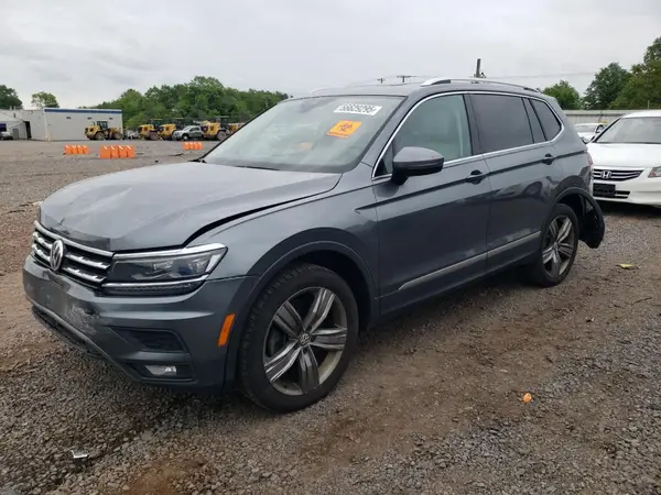 3VV5B7AX5JM055046 2018 VOLKSWAGEN TIGUAN - Image 1