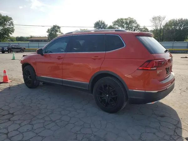 3VV5B7AX5JM122826 2018 VOLKSWAGEN TIGUAN - Image 2