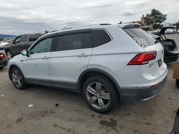 3VV5B7AX6JM002484 2018 VOLKSWAGEN TIGUAN - Image 2