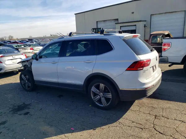 3VV5B7AX6JM003392 2018 VOLKSWAGEN TIGUAN - Image 2