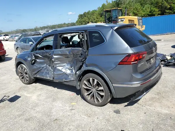 3VV5B7AX6JM185417 2018 VOLKSWAGEN TIGUAN - Image 2