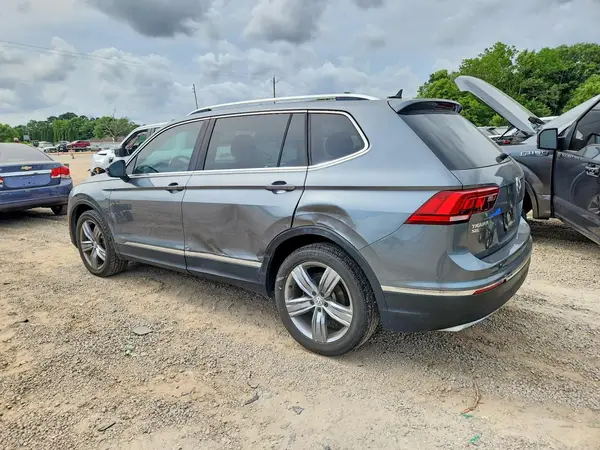3VV5B7AX7JM090381 2018 VOLKSWAGEN TIGUAN - Image 2