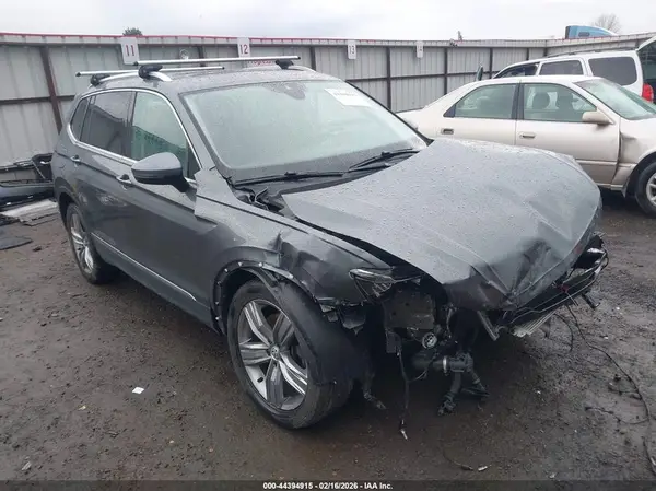 3VV5B7AX8JM001904 2018 VOLKSWAGEN TIGUAN - Image 1