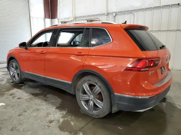3VV5B7AX8JM192448 2018 VOLKSWAGEN TIGUAN - Image 2