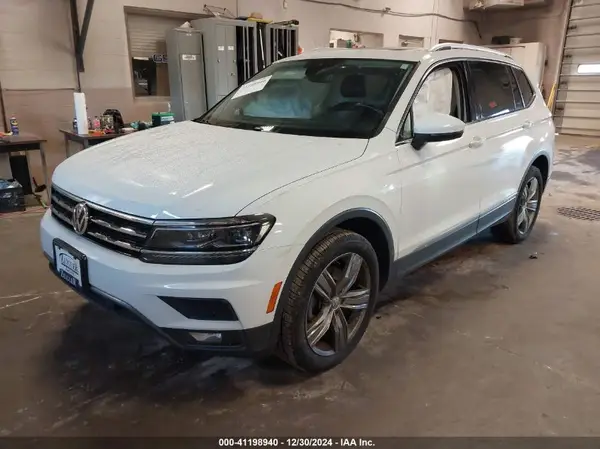 3VV5B7AX9JM001748 2018 VOLKSWAGEN TIGUAN - Image 2
