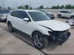 3VV5B7AX9JM136423 2018 VOLKSWAGEN TIGUAN