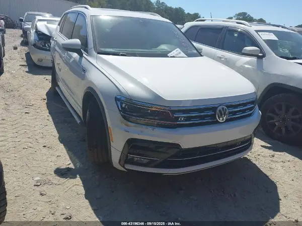 3VV5B7AX9JM169325 2018 VOLKSWAGEN TIGUAN - Image 1