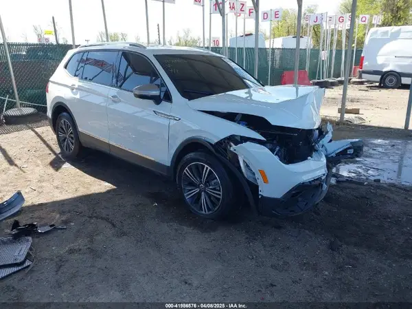 3VV5B7AXXRM231925 2024 VOLKSWAGEN TIGUAN - Image 1