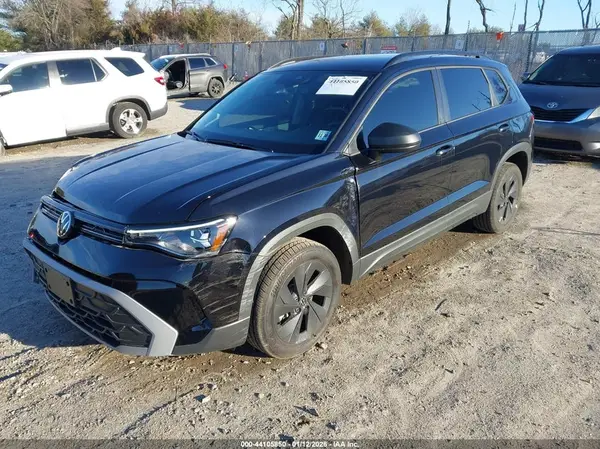 3VV5C7B20SM069048 2025 VOLKSWAGEN TAOS - Image 2