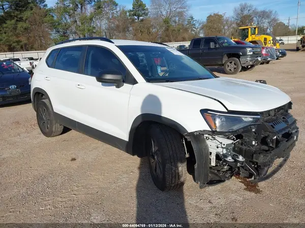 3VV5C7B22SM077166 2025 VOLKSWAGEN TAOS - Image 1
