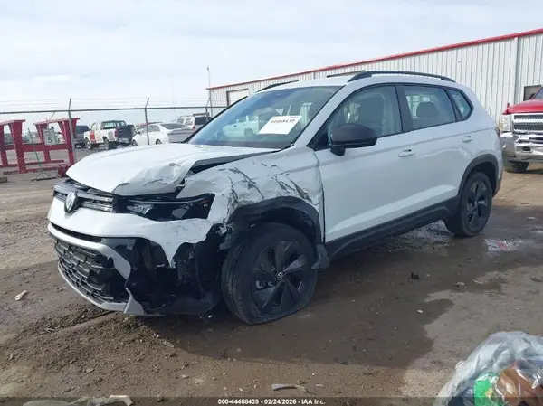 3VV5C7B25SM054156 2025 VOLKSWAGEN TAOS - Image 2
