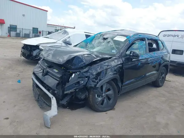 3VV5C7B28SM007462 2025 VOLKSWAGEN TAOS - Image 2