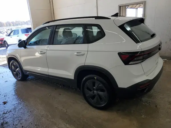 3VV5C7B28SM008613 2025 VOLKSWAGEN TAOS - Image 2