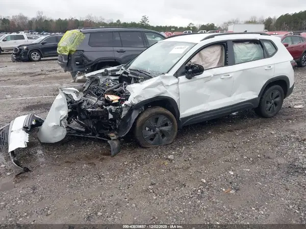3VV5C7B28SM042700 2025 VOLKSWAGEN TAOS - Image 2