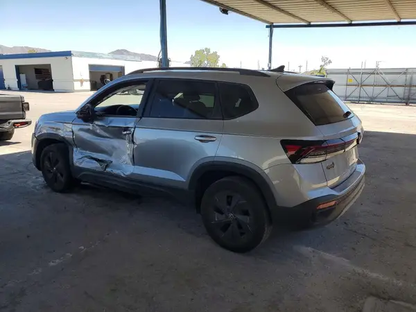 3VV5C7B2XSM007396 2025 VOLKSWAGEN TAOS - Image 2