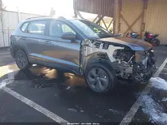3VV5C7B2XSM009214 2025 VOLKSWAGEN TAOS