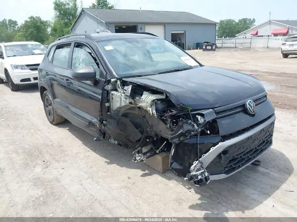 3VV5C7B2XSM014994 2025 VOLKSWAGEN TAOS - Image 1