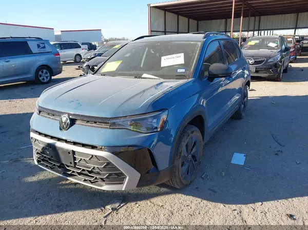 3VV5C7B2XSM051818 2025 VOLKSWAGEN TAOS - Image 2