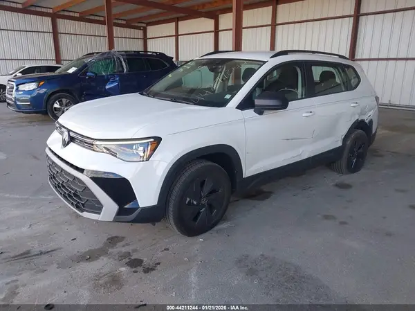 3VV5C7B2XSM067162 2025 VOLKSWAGEN TAOS - Image 2