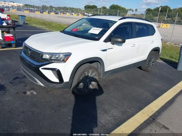 3VV5X7B20RM085216 2024 VOLKSWAGEN TAOS - Image 2