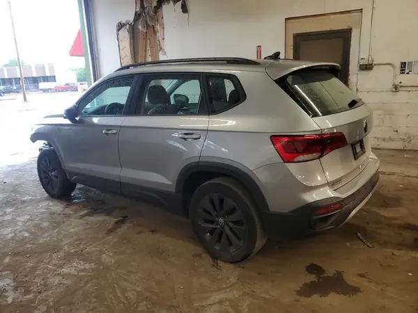 3VV5X7B20RM092019 2024 VOLKSWAGEN TAOS - Image 2