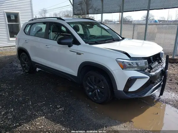 3VV5X7B21RM056405 2024 VOLKSWAGEN TAOS - Image 1