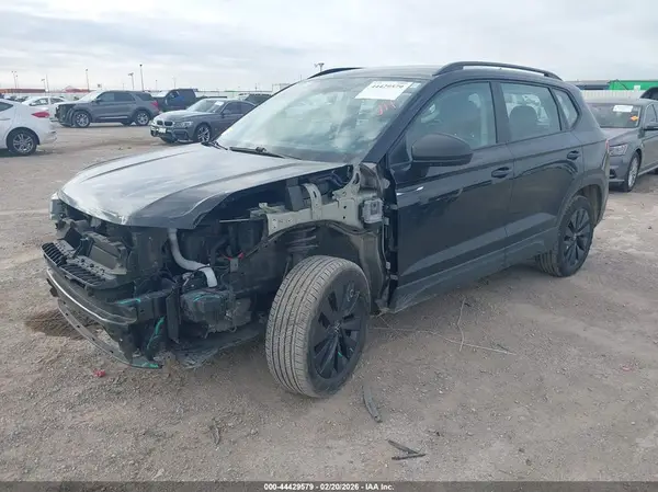 3VV5X7B21RM060373 2024 VOLKSWAGEN TAOS - Image 2