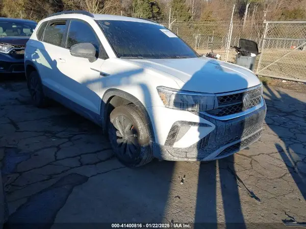 3VV5X7B21RM096774 2024 VOLKSWAGEN TAOS - Image 1