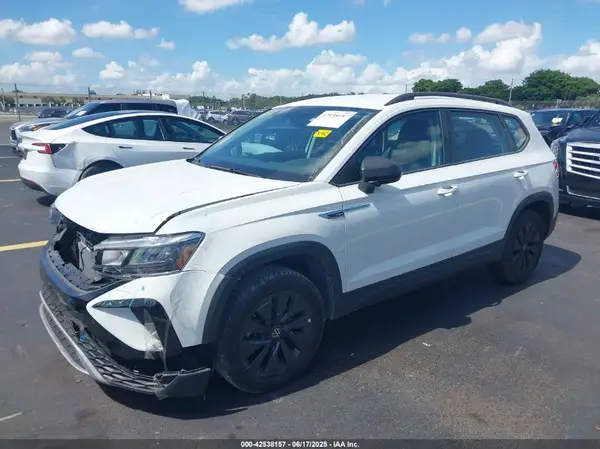 3VV5X7B21RM101357 2024 VOLKSWAGEN TAOS - Image 2